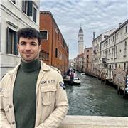 Profesor apto para dar física y matemáticas avanzadas hasta segundo de bachiller.
Asignaturas del grado en derecho  generales